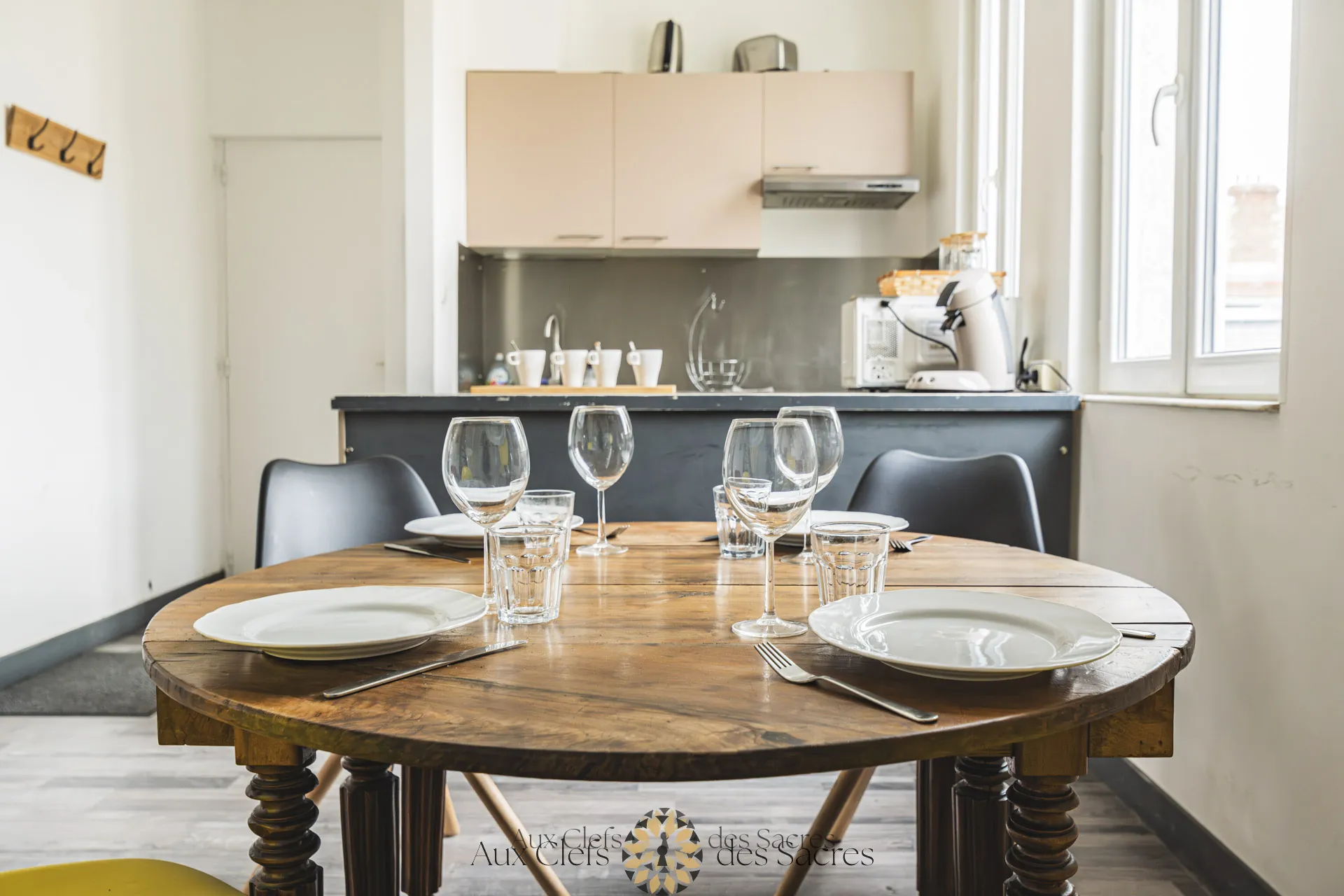 À Reims, appartement duplex 3 pièces meublé de 72 m² avec 2 chambres et emplacement privilégié 