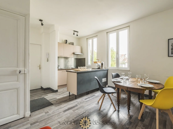 À Reims, appartement duplex 3 pièces meublé de 72 m² avec 2 chambres et emplacement privilégié