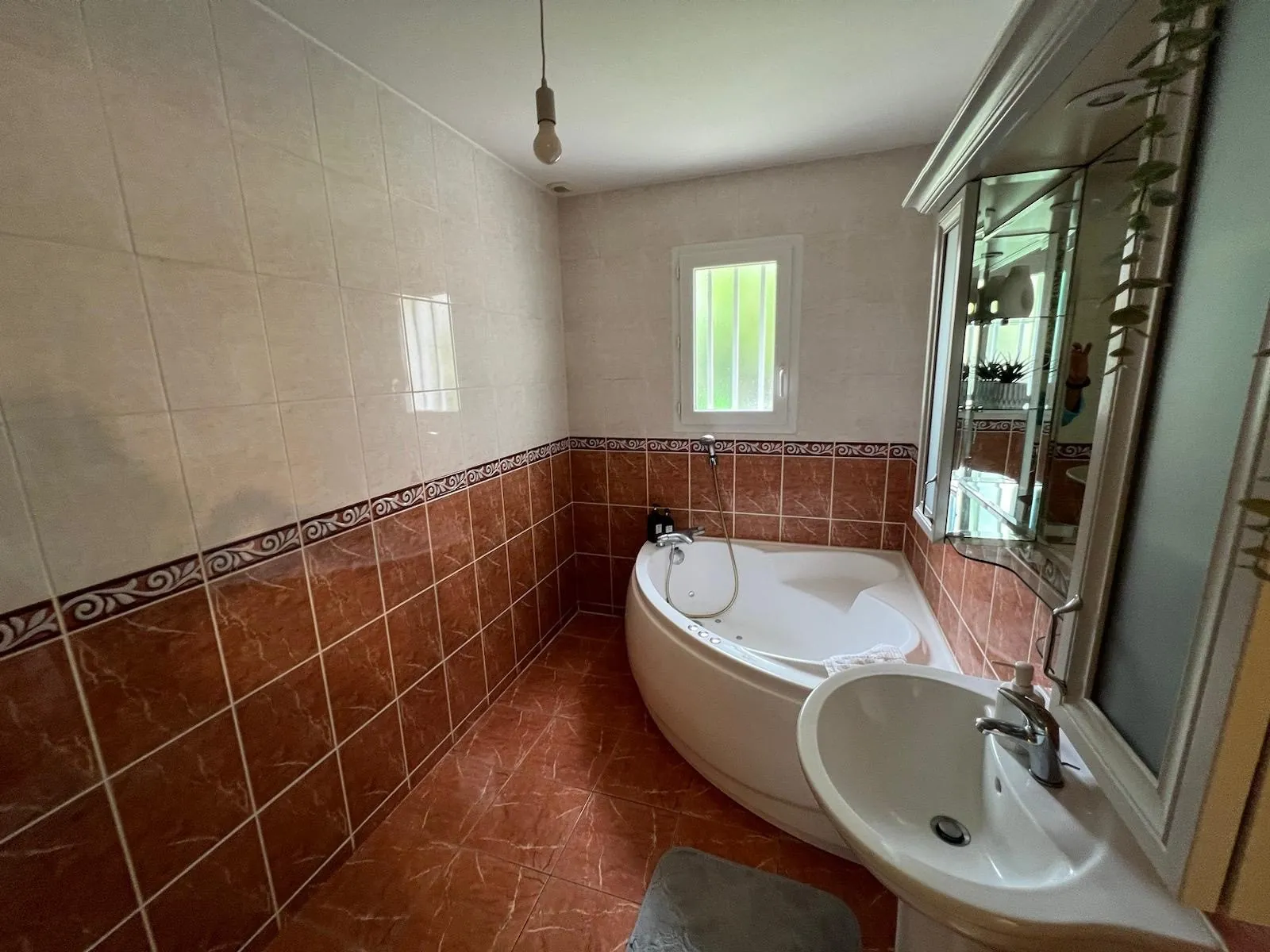 Maison de 130 m² à vendre dans le secteur d'Alençon avec garage et jardin 