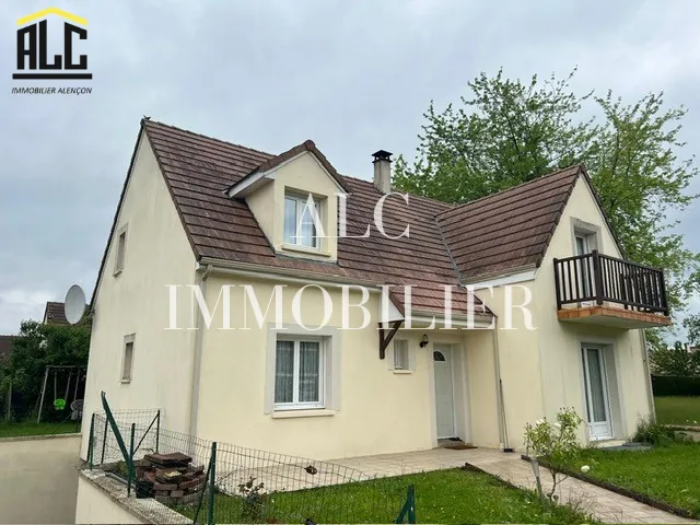 Maison de 130 m² à vendre dans le secteur d'Alençon avec garage et jardin 