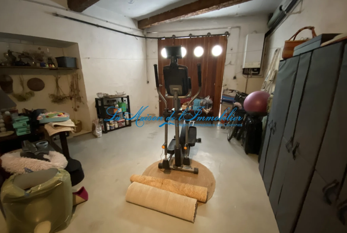 Maison de village lumineuse à vendre au cœur d’Anduze avec garage 