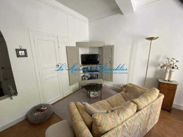 Maison de village lumineuse à vendre au cœur d’Anduze avec garage