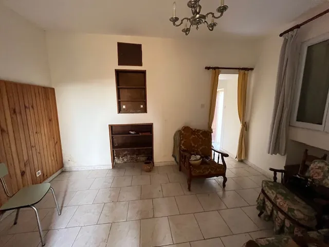Maison T2 à Nîmes dans le Quartier La Gazelle avec Terrain Arboré 