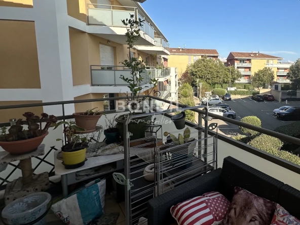 Bel appartement T2 avec terrasse à Aix-en-Provence - Résidence sécurisée
