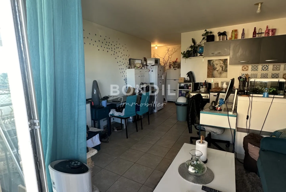 Bel appartement T2 avec terrasse à Aix-en-Provence - Résidence sécurisée 