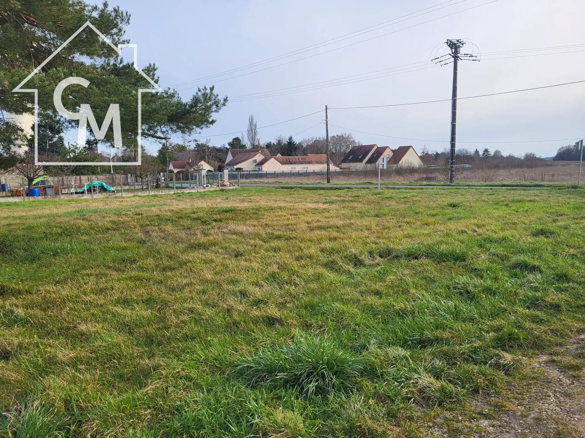 Terrain constructible non viabilisé de 675 m² à Cormeray 