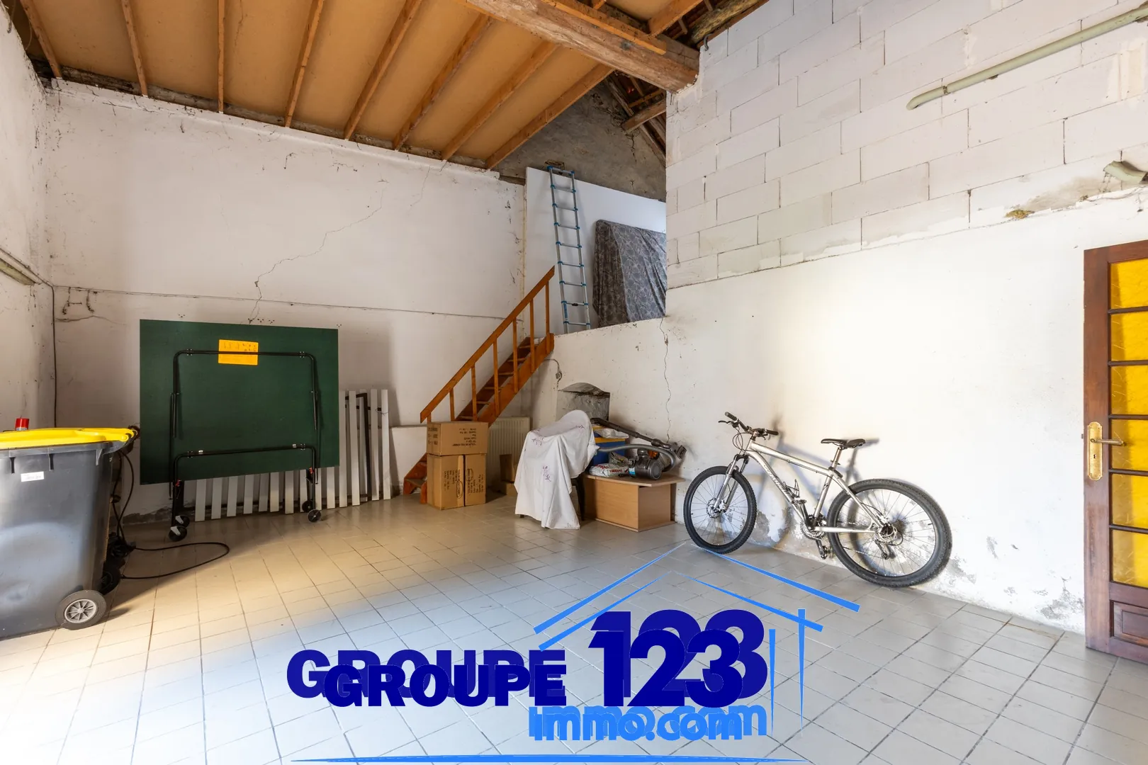Maison à vendre à Auxerre - 126 m², 3 chambres, garage, chauffage mixte 