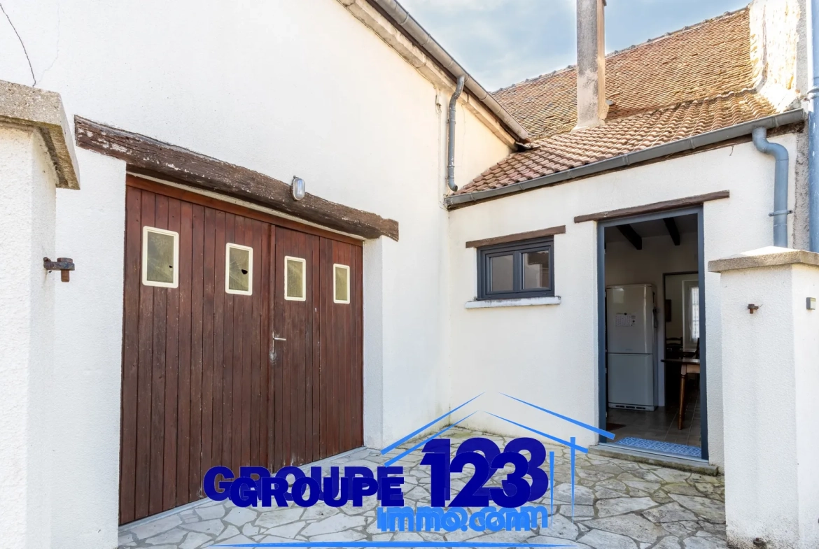 Maison à vendre à Auxerre - 126 m², 3 chambres, garage, chauffage mixte 