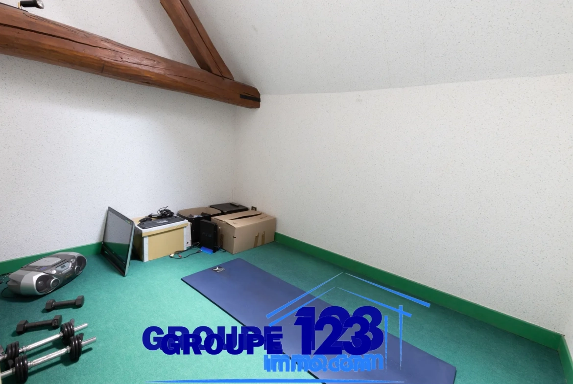 Maison à vendre à Auxerre - 126 m², 3 chambres, garage, chauffage mixte 