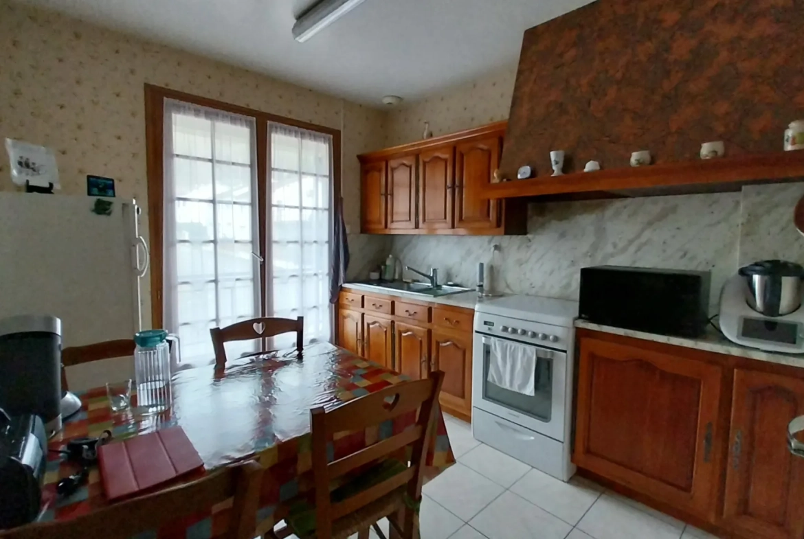 Maison à vendre à Chancelade de 104 m² avec 3 chambres et garage 