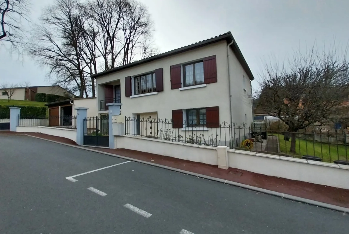 Maison à vendre à Chancelade de 104 m² avec 3 chambres et garage 