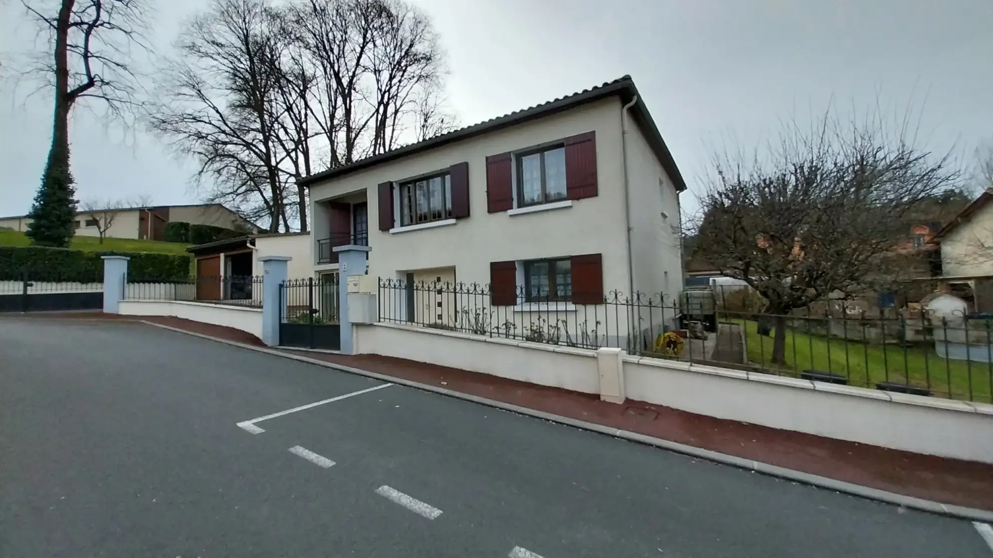 Maison à vendre à Chancelade de 104 m² avec 3 chambres et garage 