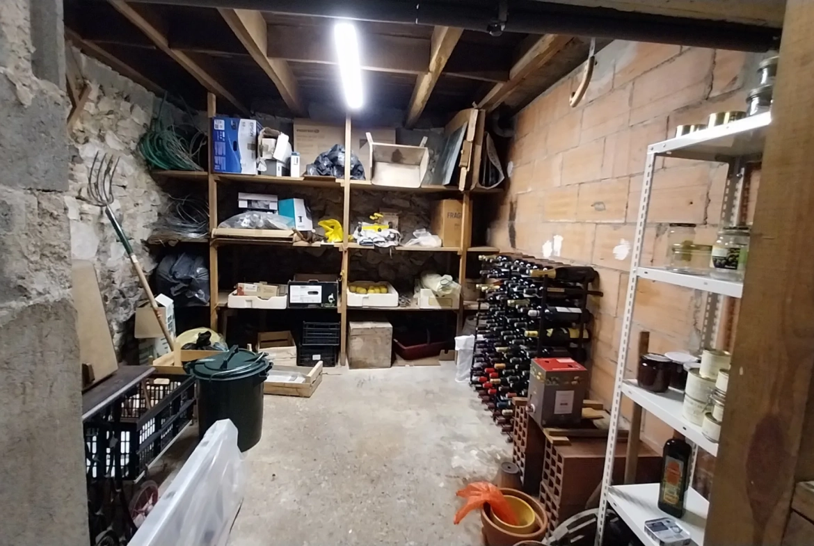 Maison à vendre à Chancelade de 104 m² avec 3 chambres et garage 