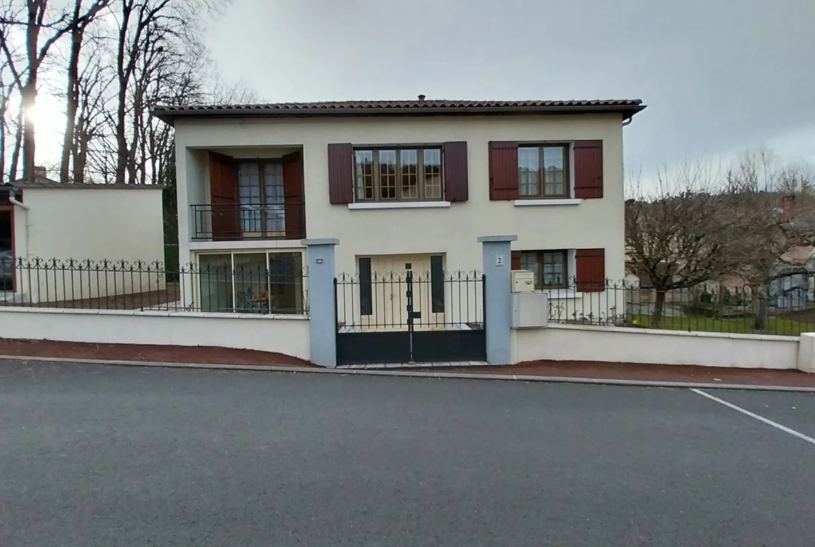 Maison à vendre à Chancelade de 104 m² avec 3 chambres et garage 