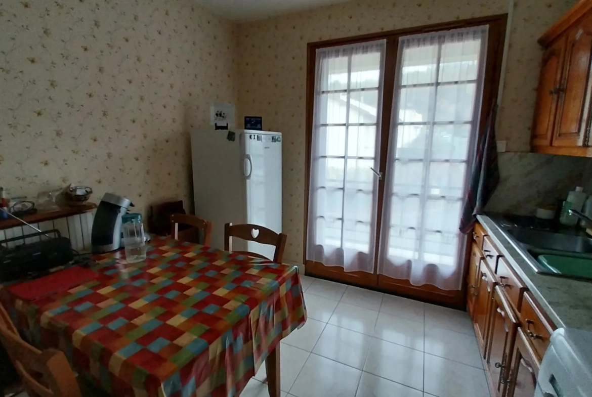 Maison à vendre à Chancelade de 104 m² avec 3 chambres et garage 