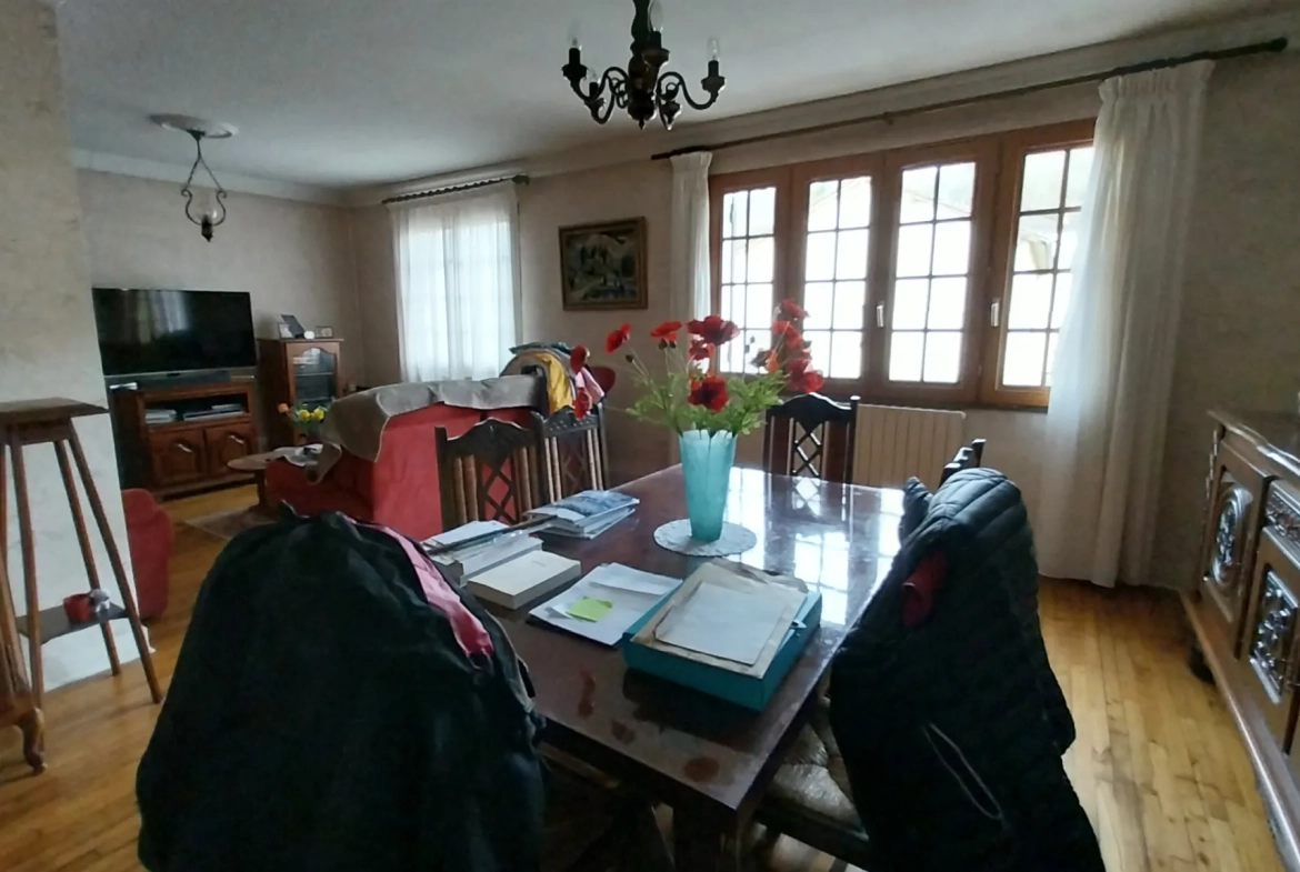 Maison à vendre à Chancelade de 104 m² avec 3 chambres et garage 