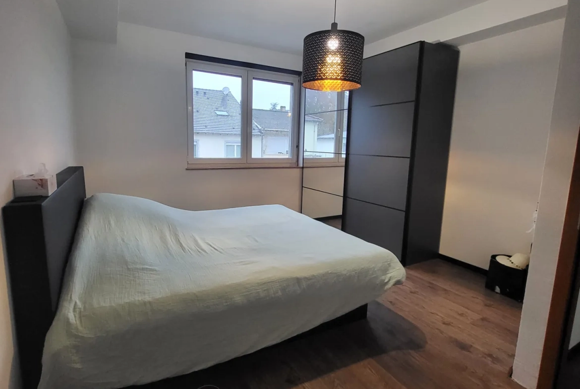 Appartement F3 rénové à Creutzwald avec garage et cave 
