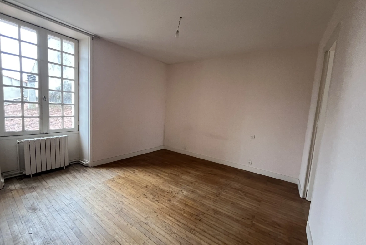 Maison à Magne avec 3 chambres, garage et jardin – Centre-bourg 