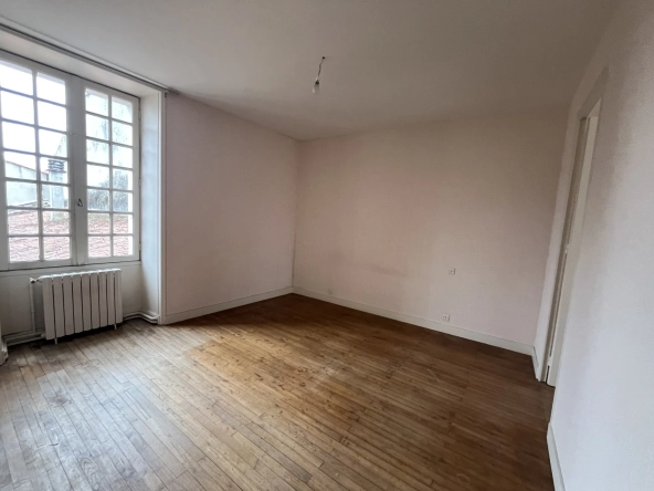 Maison à Magne avec 3 chambres, garage et jardin – Centre-bourg 
