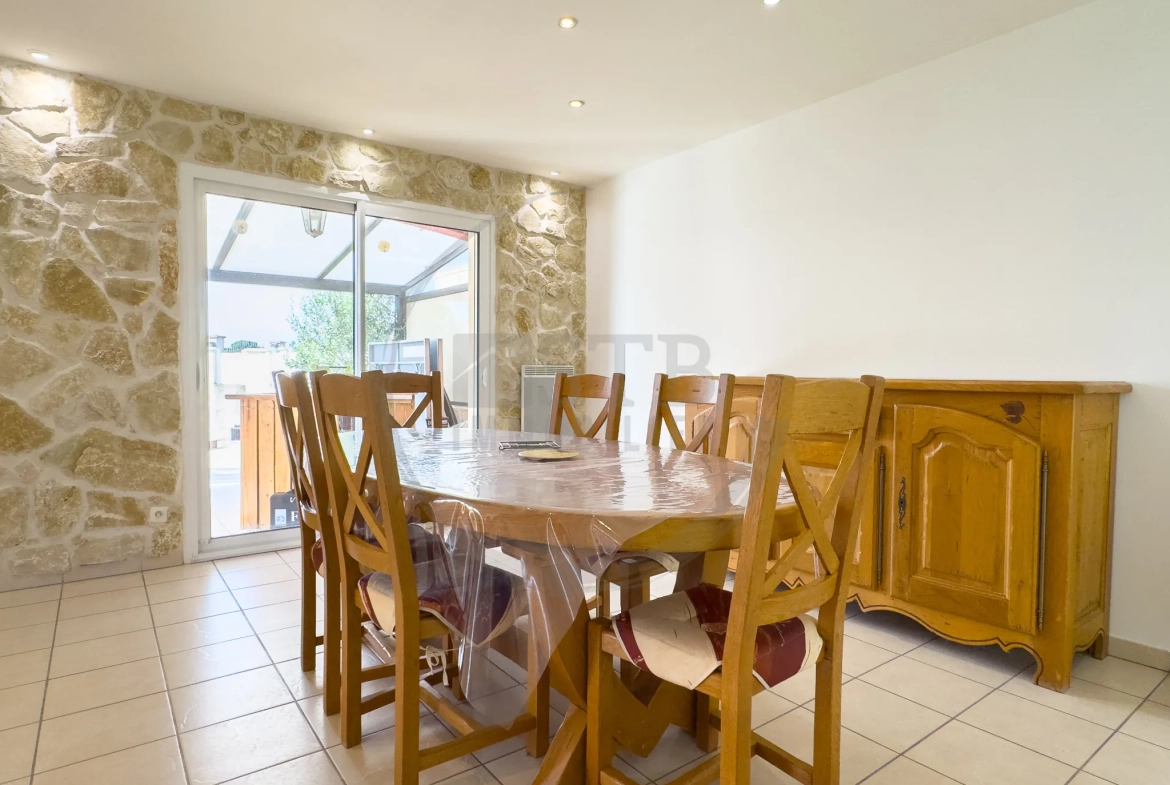 Villa de 100 m² avec piscine et terrasse à Ancone 