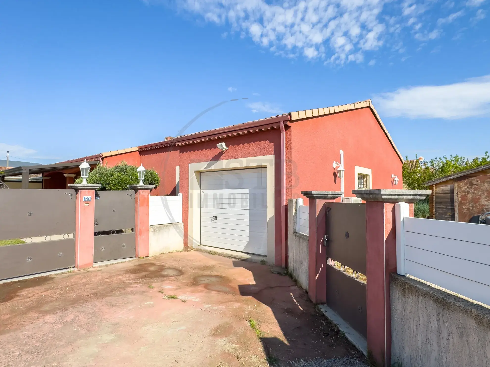 Villa de 100 m² avec piscine et terrasse à Ancone 