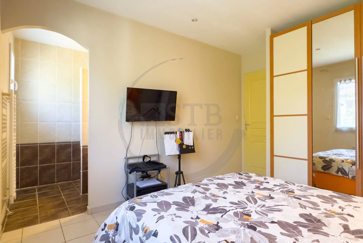 Villa de 100 m² avec piscine et terrasse à Ancone 