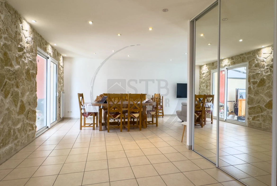 Villa de 100 m² avec piscine et terrasse à Ancone 