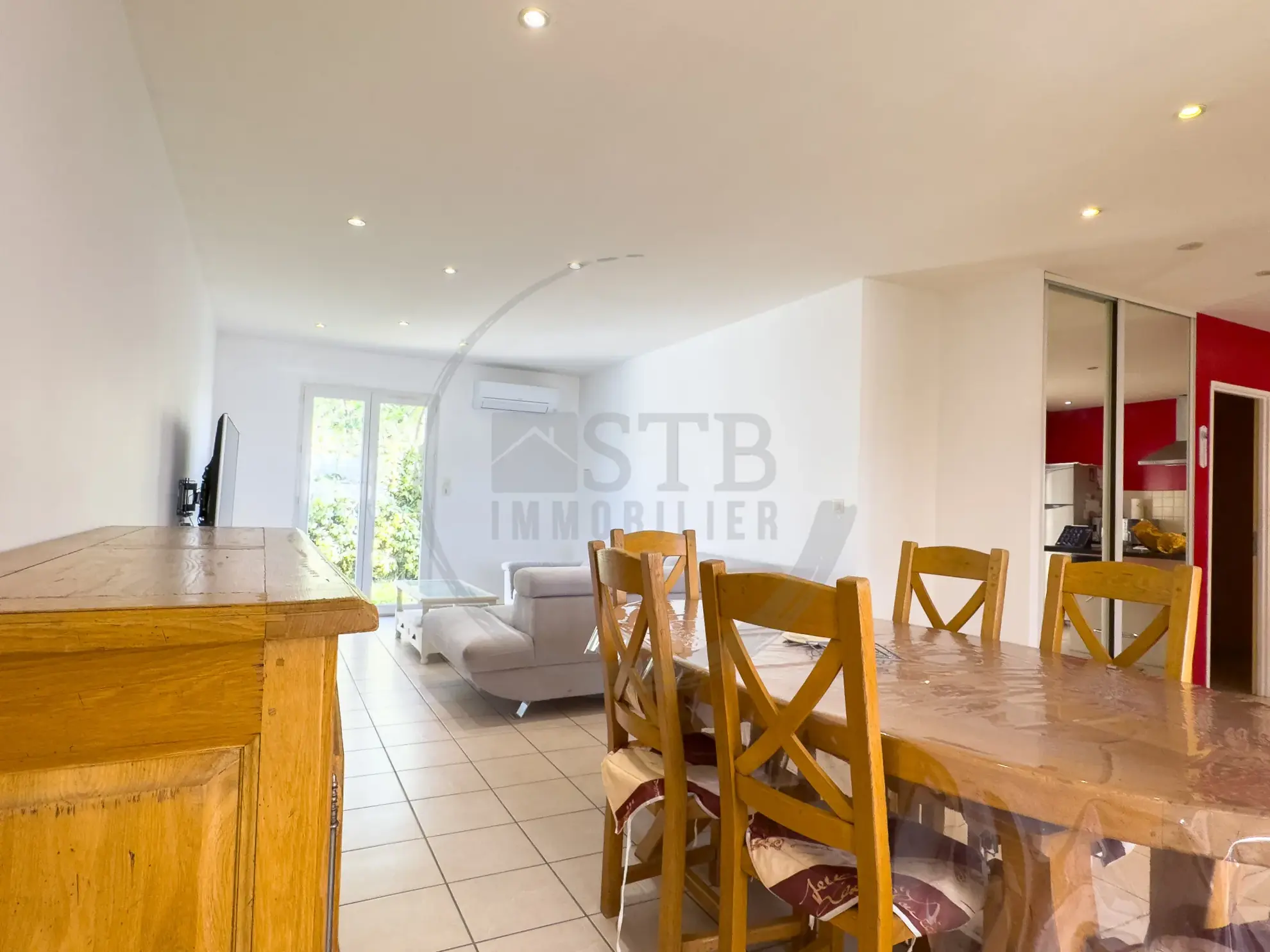 Villa de 100 m² avec piscine et terrasse à Ancone 