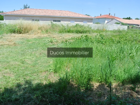 Terrain constructible de 1268 m² à Marmande – Quartier calme et commodités proches