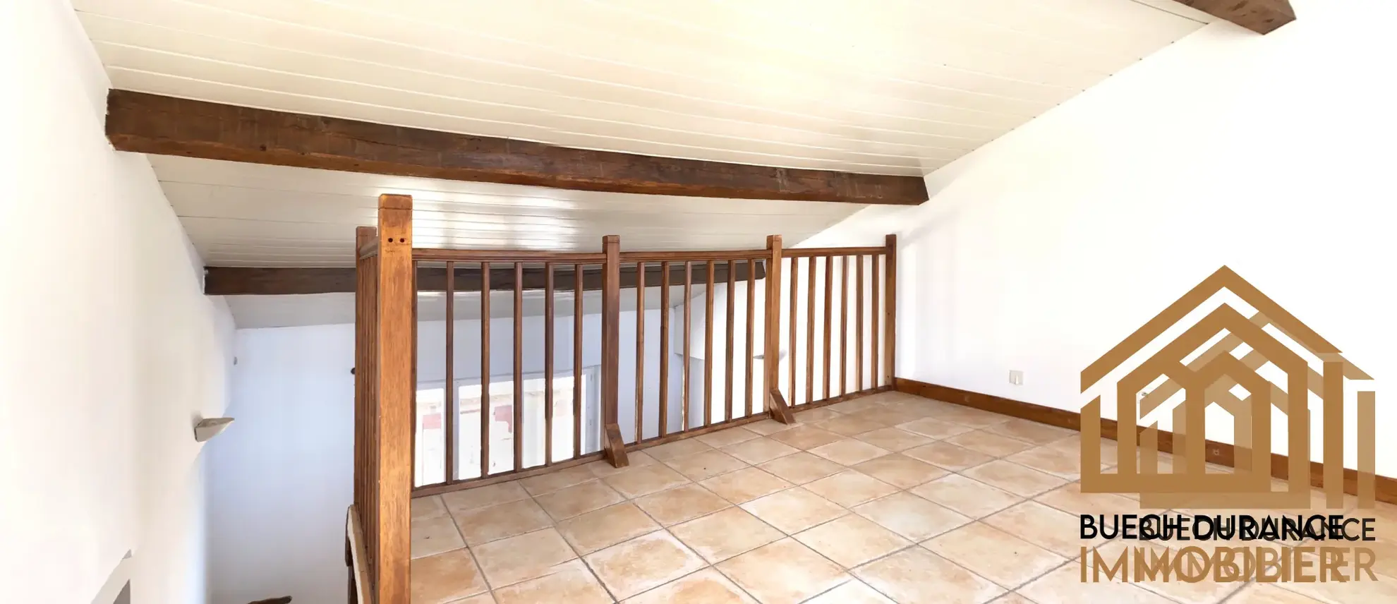 Immeuble de 5 logements à Laragne-Montéglin, centre-ville - Opportunité d'investissement 
