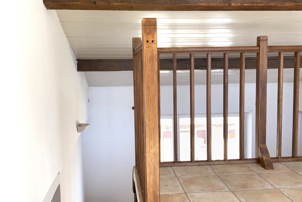 Immeuble de 5 logements à Laragne-Montéglin, centre-ville - Opportunité d'investissement 