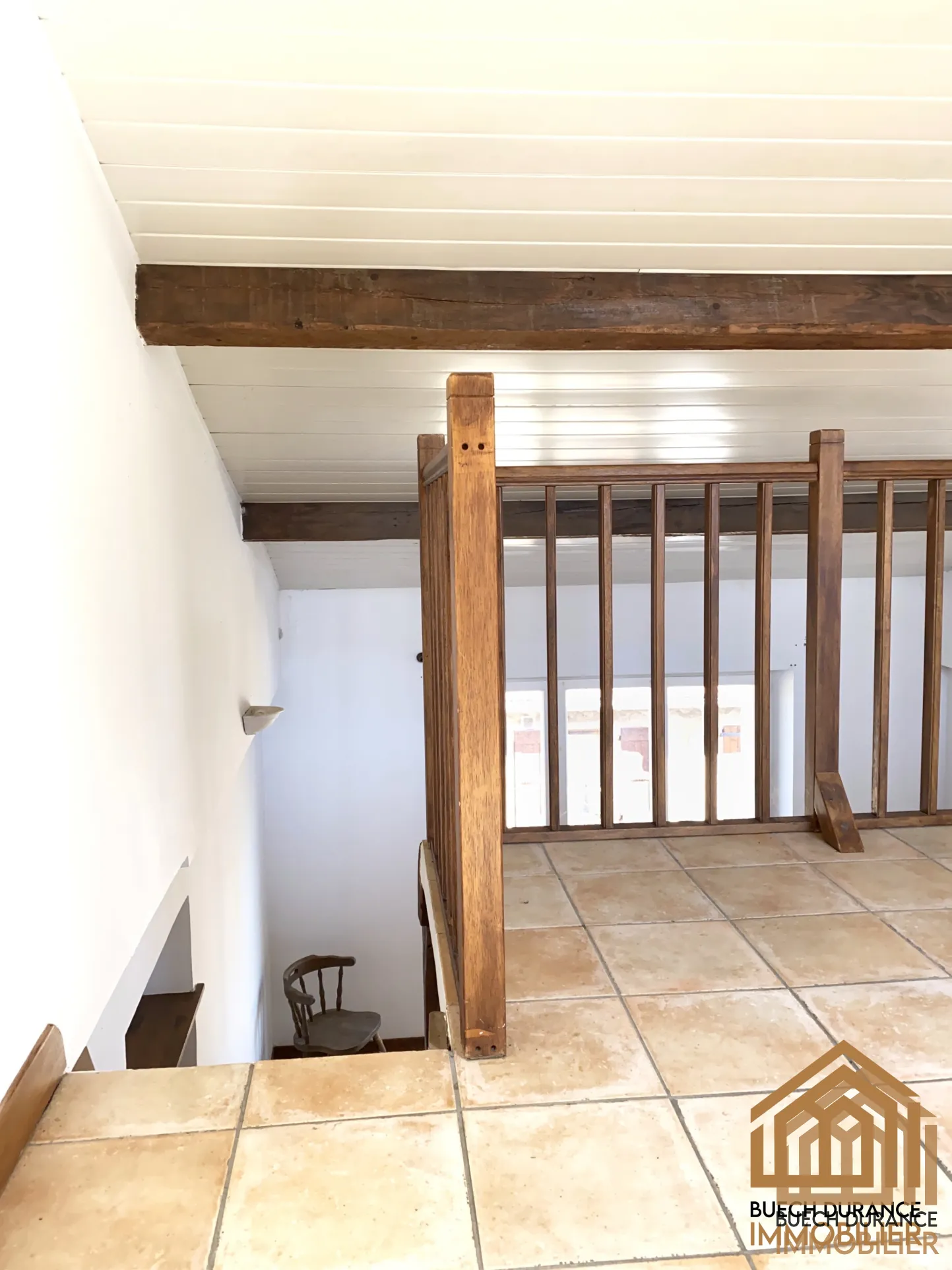 Immeuble de 5 logements à Laragne-Montéglin, centre-ville - Opportunité d'investissement 
