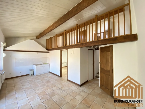 Immeuble de 5 logements à Laragne-Montéglin, centre-ville - Opportunité d'investissement