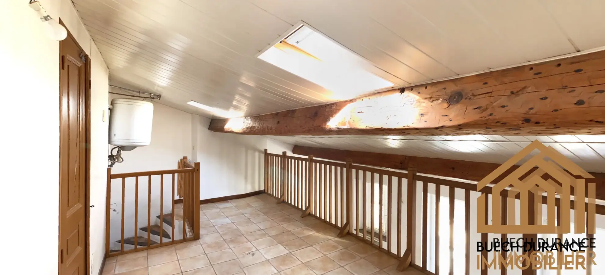 Immeuble de 5 logements à Laragne-Montéglin, centre-ville - Opportunité d'investissement 