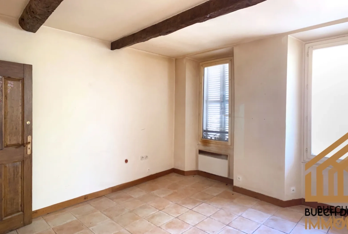 Immeuble de 5 logements à Laragne-Montéglin, centre-ville - Opportunité d'investissement 