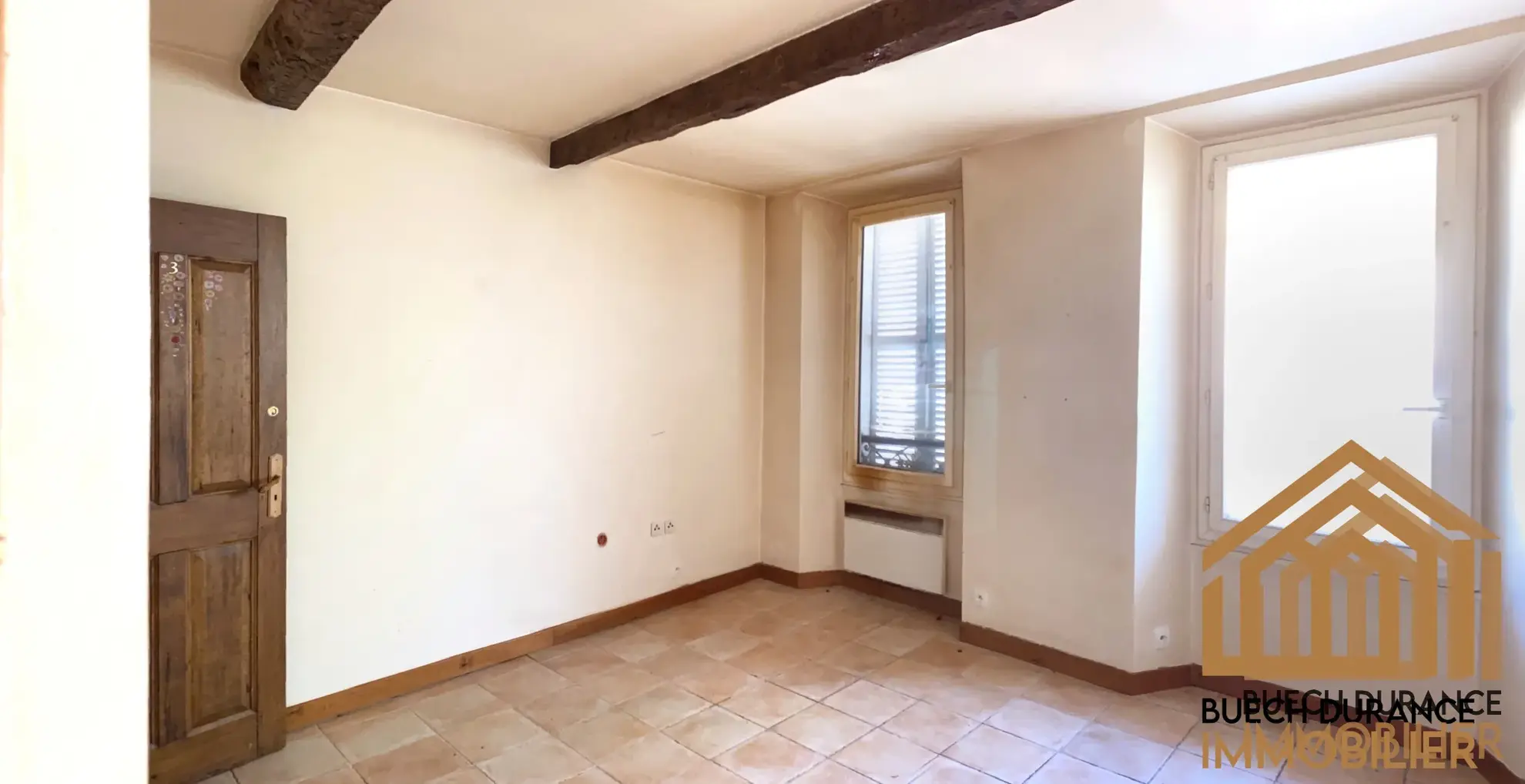 Immeuble de 5 logements à Laragne-Montéglin, centre-ville - Opportunité d'investissement 