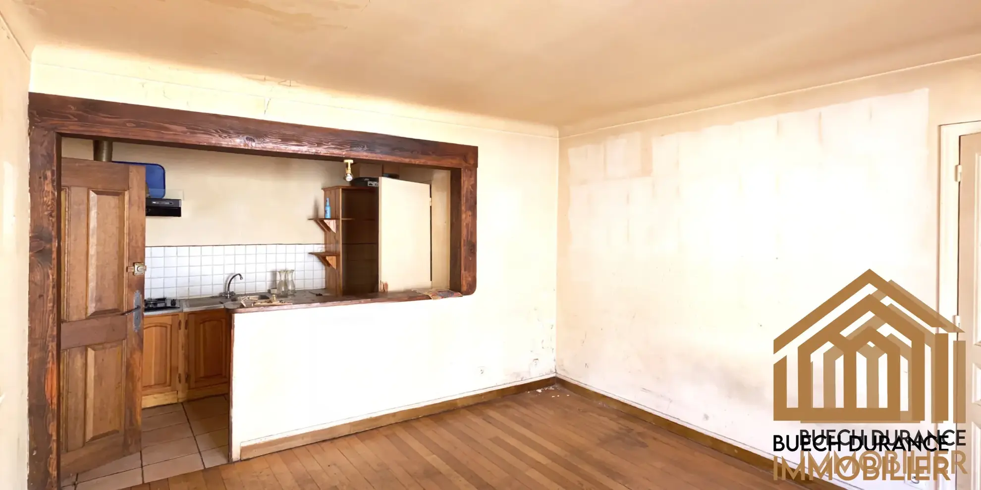 Immeuble de 5 logements à Laragne-Montéglin, centre-ville - Opportunité d'investissement 