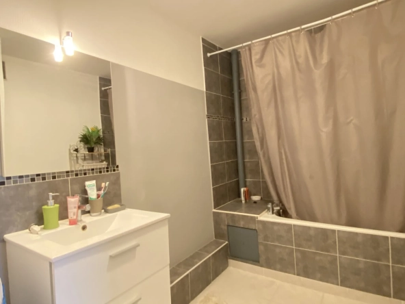 Appartement 2 pièces à Perpignan avec balcon, proche centre-ville et quartier des Fleurs 