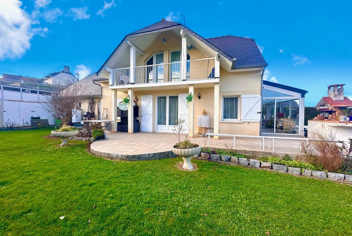 Vente de nue-propriété d'une maison spacieuse à Louey, secteur recherché 