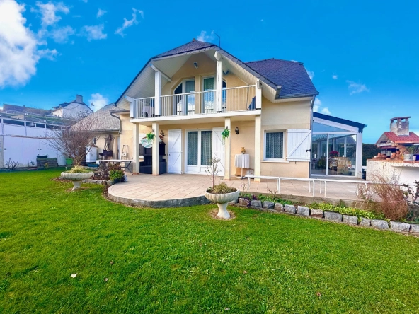 Vente de nue-propriété d'une maison spacieuse à Louey, secteur recherché