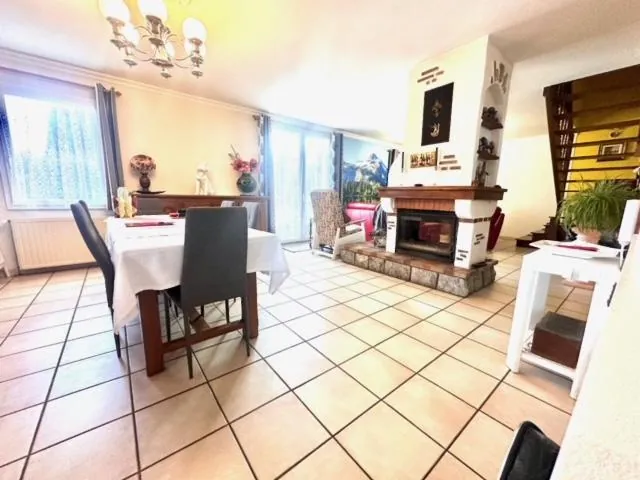Vente de nue-propriété d'une maison spacieuse à Louey, secteur recherché 