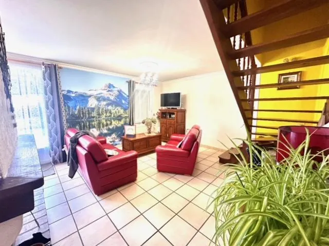 Vente de nue-propriété d'une maison spacieuse à Louey, secteur recherché 