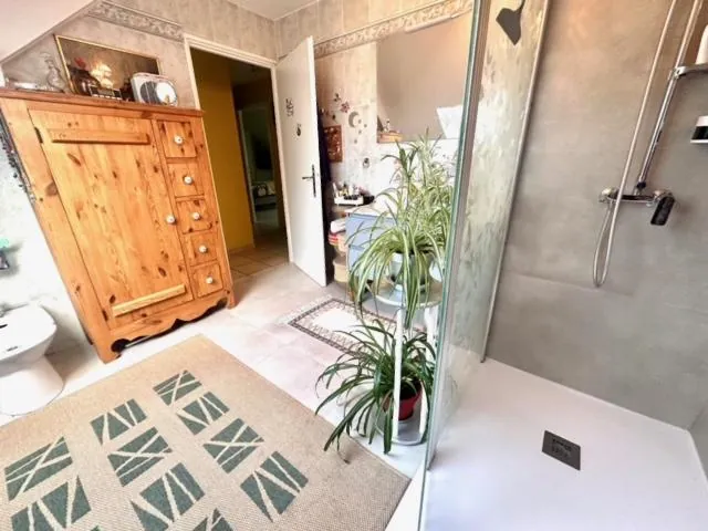 Vente de nue-propriété d'une maison spacieuse à Louey, secteur recherché 