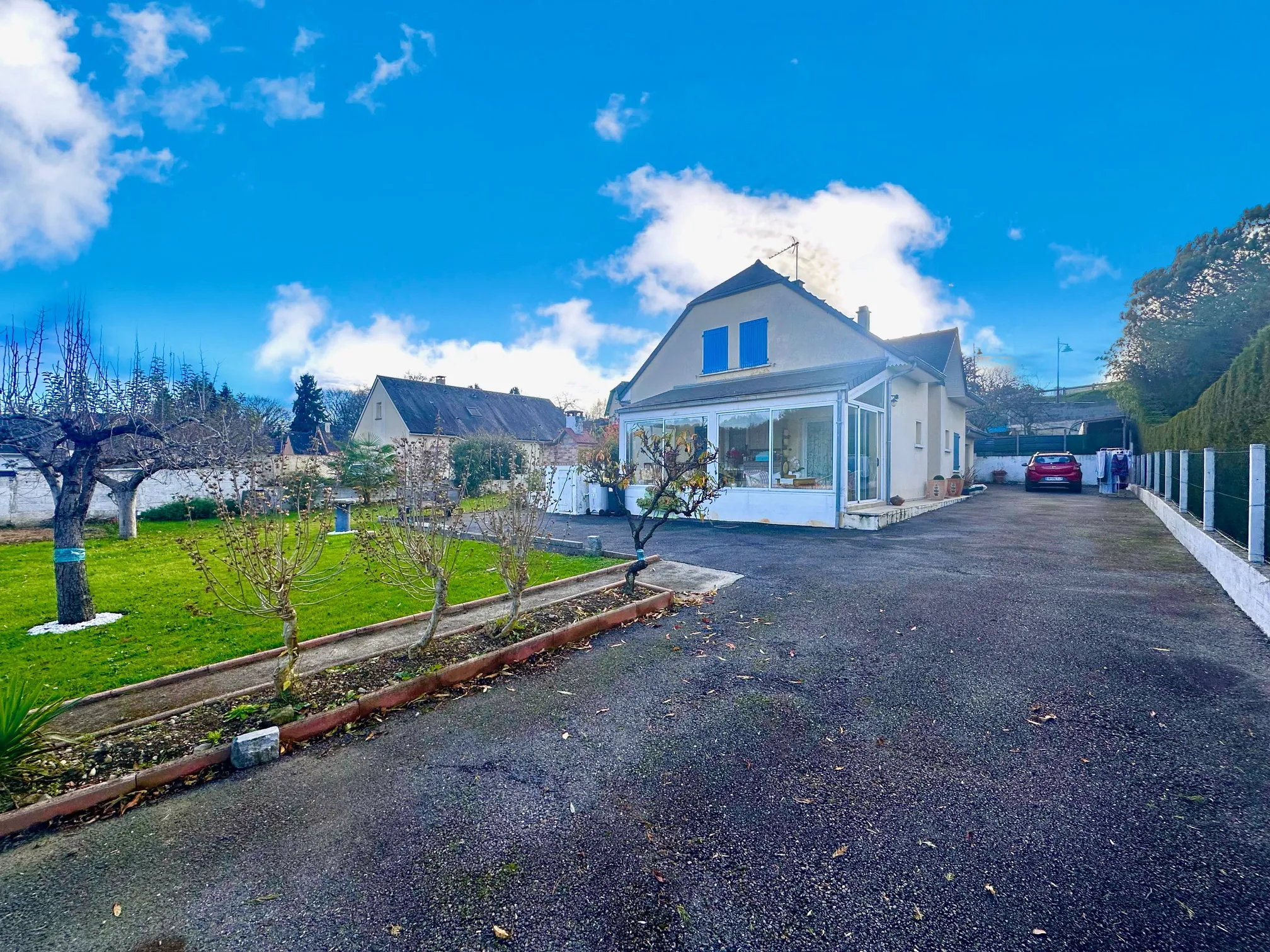 Vente de nue-propriété d'une maison spacieuse à Louey, secteur recherché 