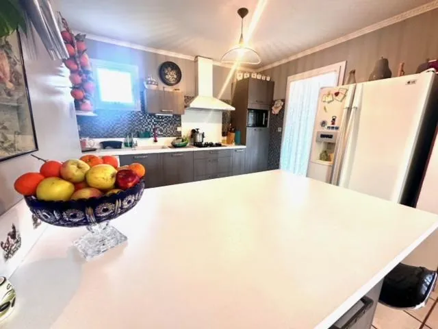 Vente de nue-propriété d'une maison spacieuse à Louey, secteur recherché 