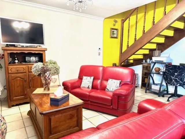 Vente de nue-propriété d'une maison spacieuse à Louey, secteur recherché 