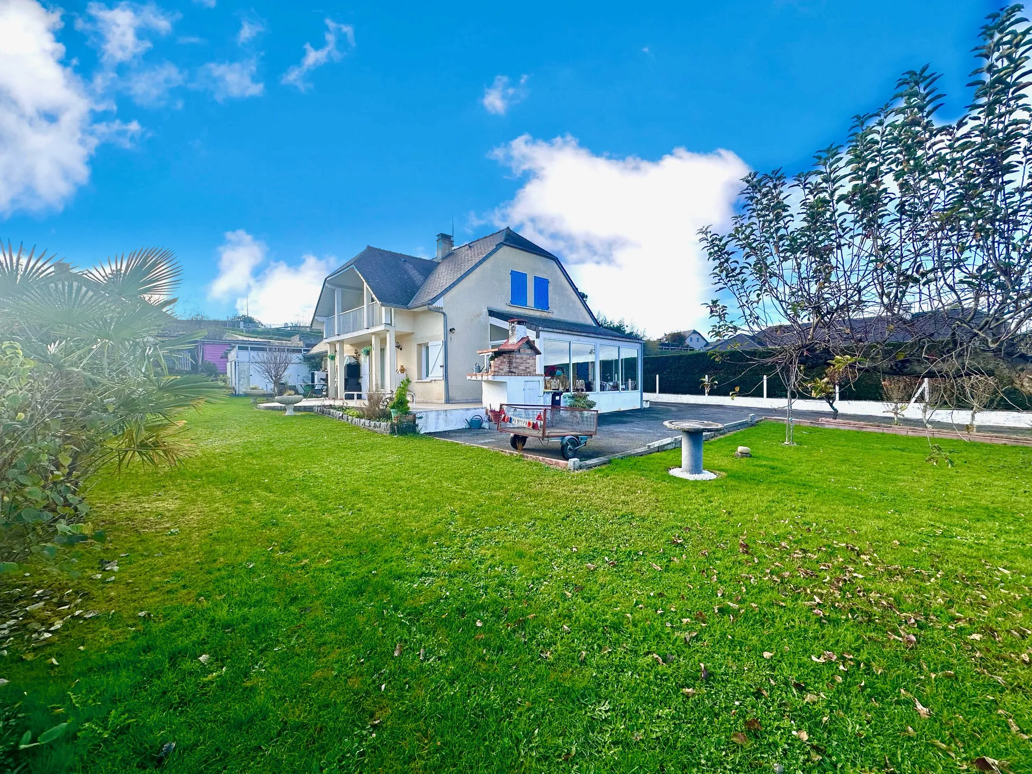 Vente de nue-propriété d'une maison spacieuse à Louey, secteur recherché 