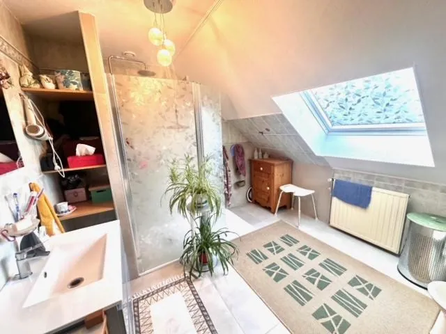 Vente de nue-propriété d'une maison spacieuse à Louey, secteur recherché 