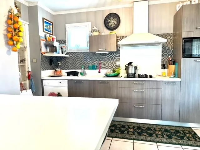 Vente de nue-propriété d'une maison spacieuse à Louey, secteur recherché 