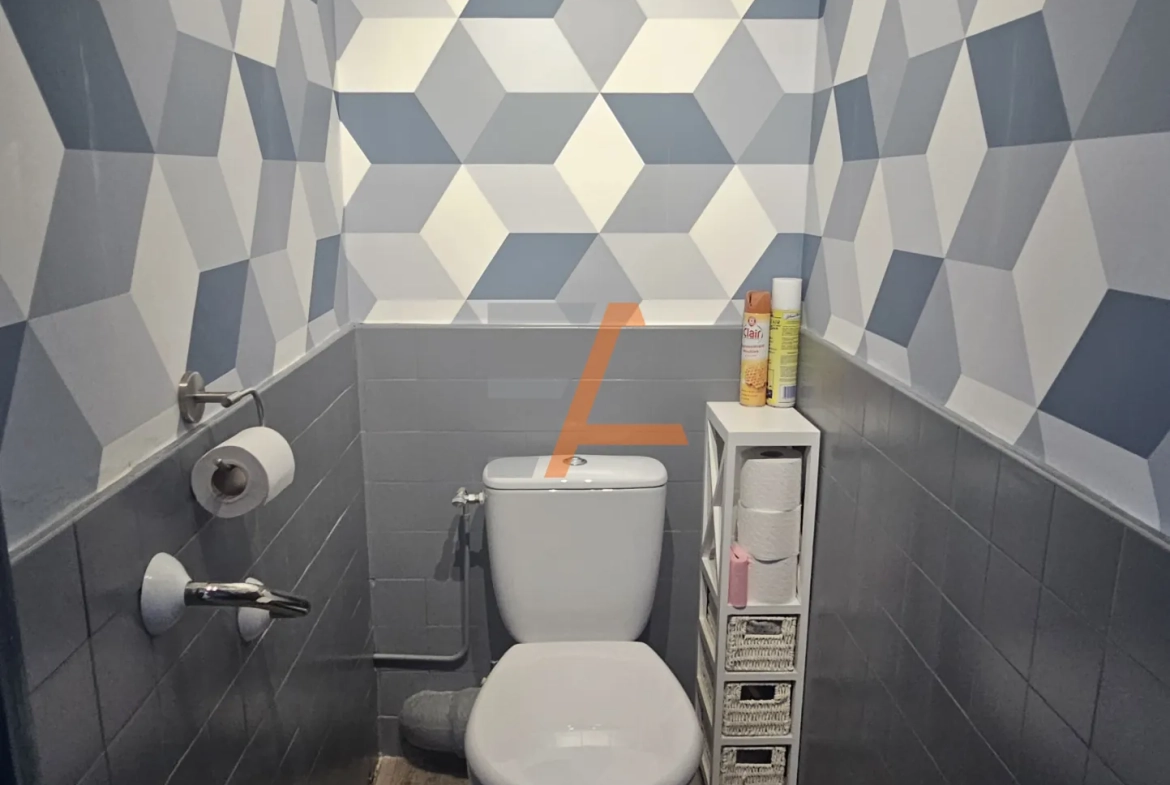 Appartement traversant de 77 m² avec balcon et vue dominante à Saint Etienne 